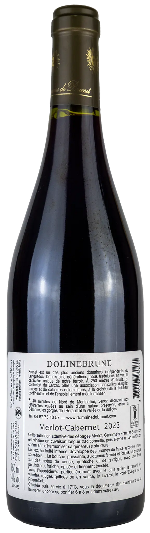 Nahaufnahme des Etiketts vom Dolinebrune Merlot-Cabernet 2023 aus dem Languedoc mit Details zu den Rebsorten Merlot und Cabernet. Einem trockenen französischen Bio Rotwein von Leons Weinhaus